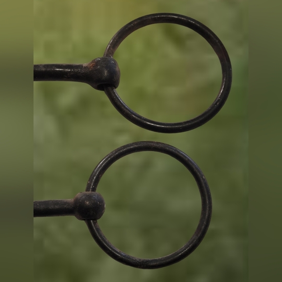 ANTIQUE WHITE HORSE LECOMPTE LOT OF 2 U.S. CALVARY SNAFFLE HORSE BIT TACK - Picture 4 of 5